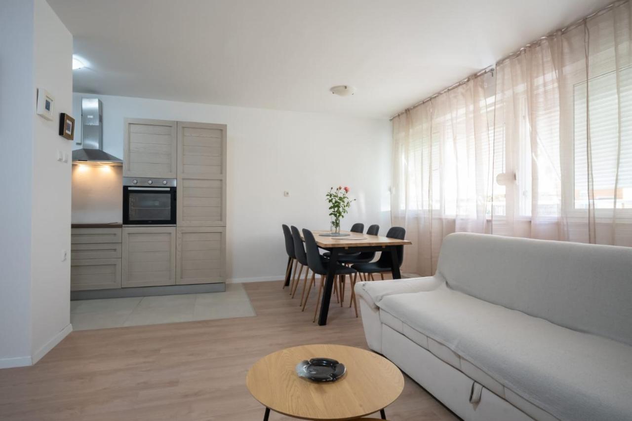 Mirjana Apartment *